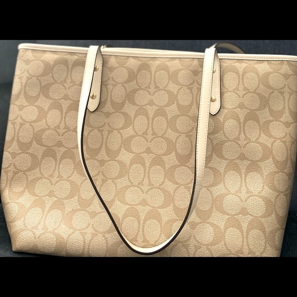Coach Tote - Picture 2 of 5